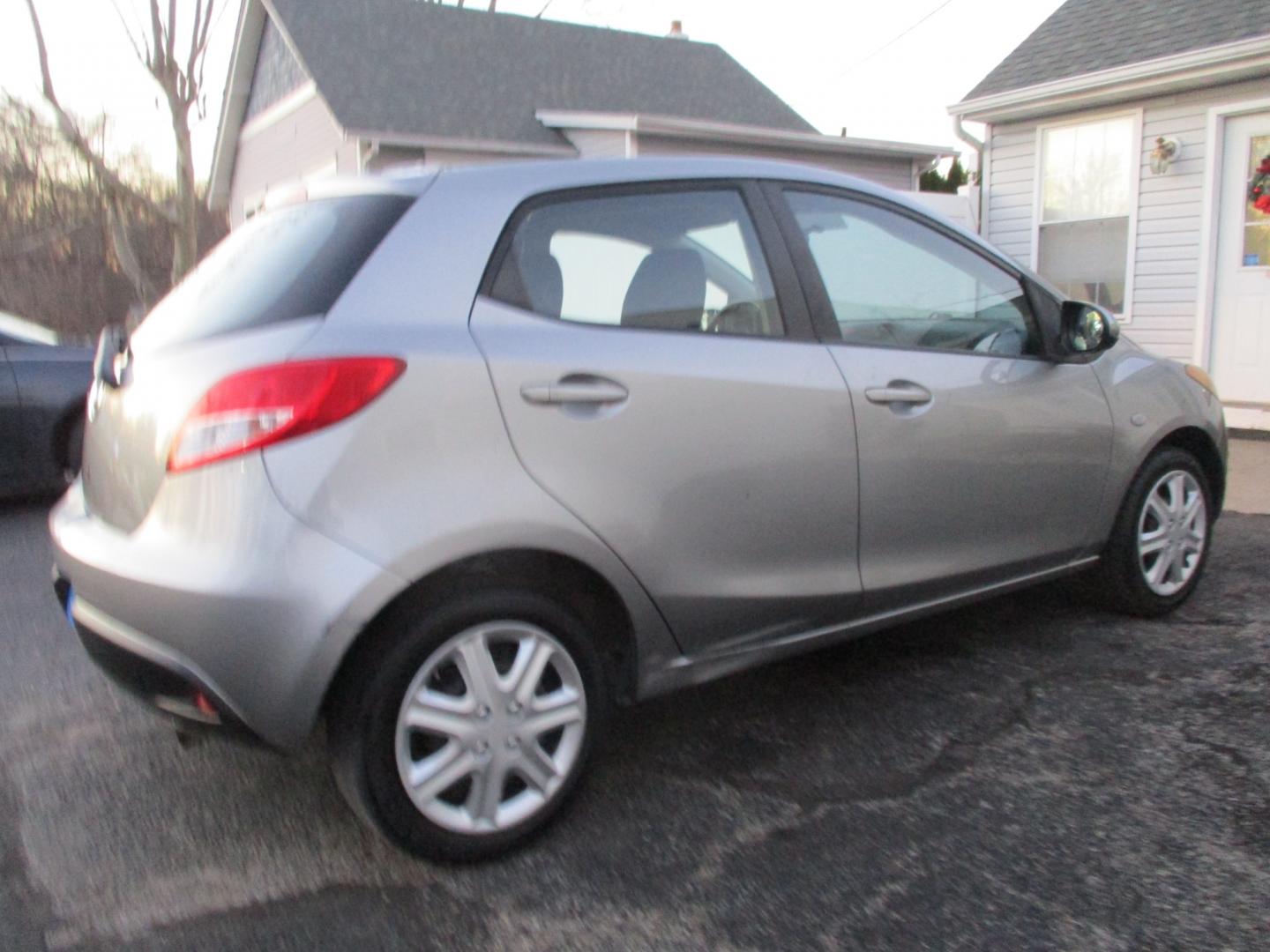 2012 SILVER Mazda MAZDA2 (JM1DE1KZ3C0) , AUTOMATIC transmission, located at 540a Delsea Drive, Sewell, NJ, 08080, (856) 589-6888, 39.752560, -75.111206 - Photo#7